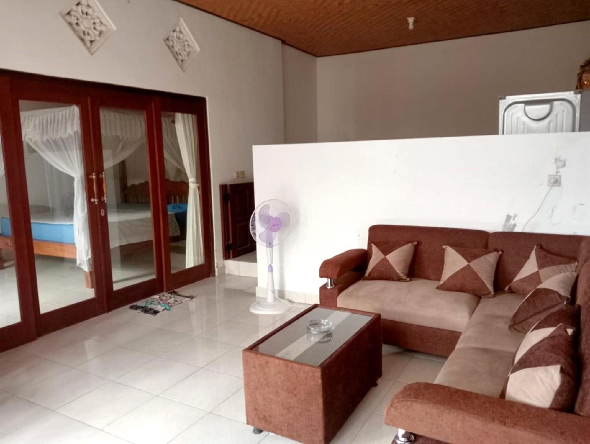 Rumah Wayans Lipah Amed Exterior foto
